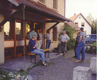 vor dem Vereinsheim Niederwangen